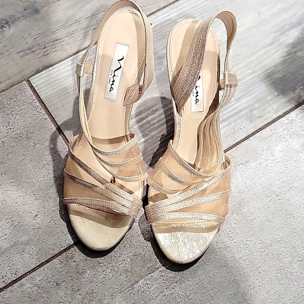 Nina  Elegant evening sandals Champagne shimmer Warren once  size 8.5